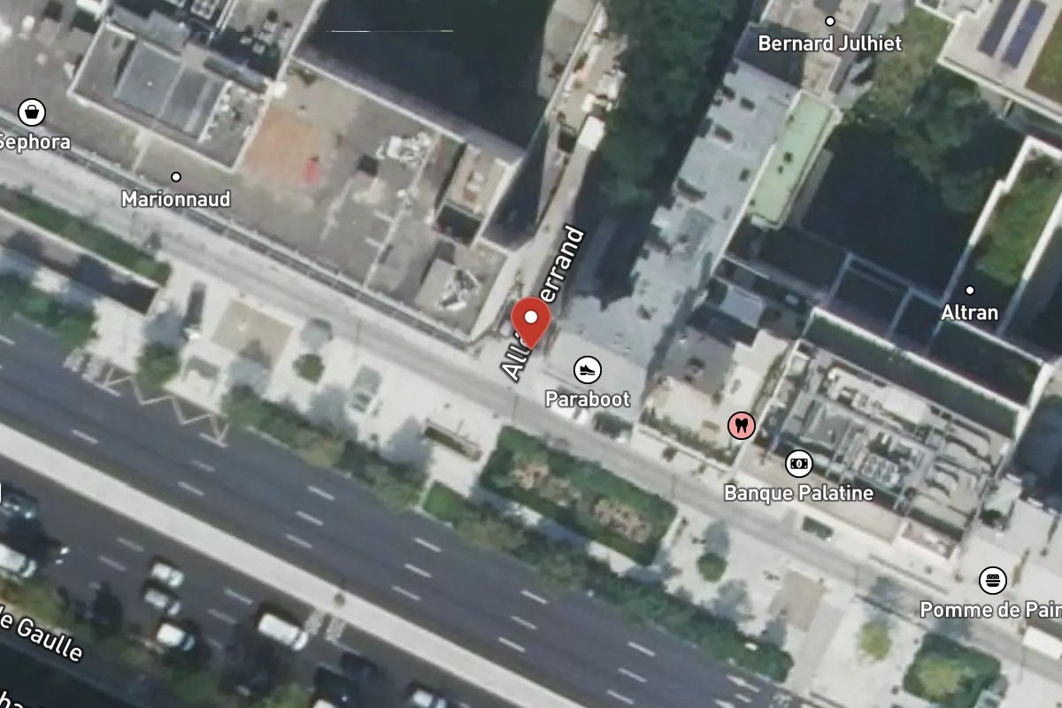 Vue satellite — 104 Avenue Charles de Gaulle