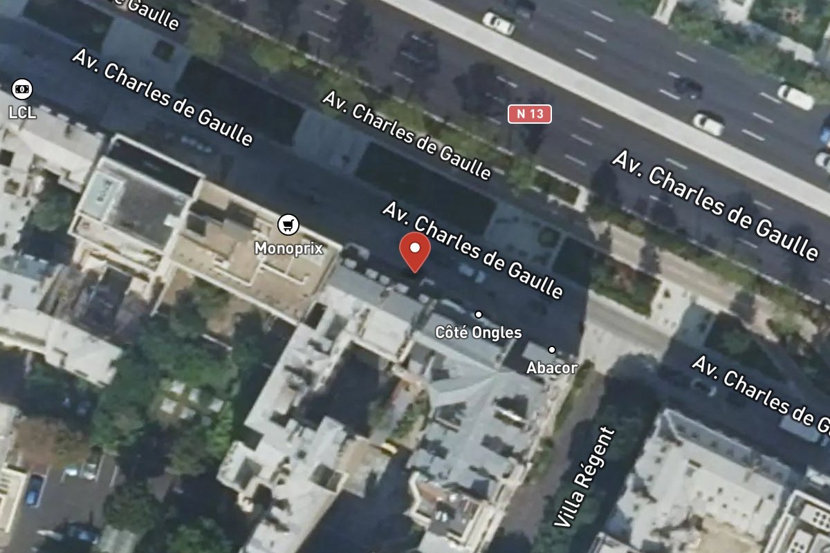 Vue satellite — 111 Avenue Charles de Gaulle