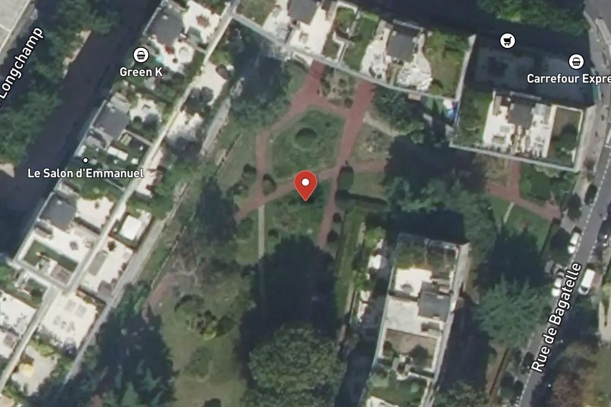 Vue satellite — 8 Place de Bagatelle
