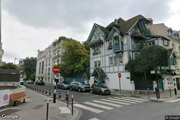 Vue Google Street View du 110 Rue Charles Laffitte