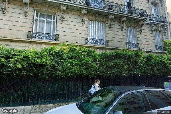 Vue Google Street View du 82 Rue Charles Laffitte